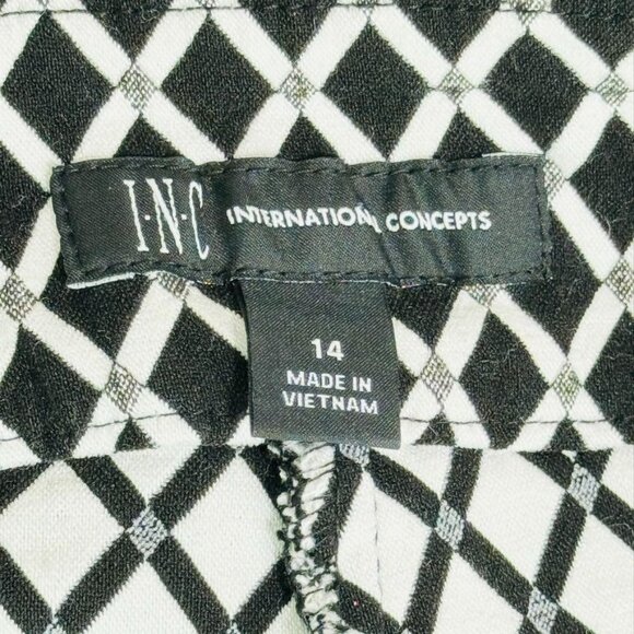 INC INTERNATIONAL CONCEPTS Women's Shorts Rayon Black White Geometric Size 14 - Picture 6 of 8